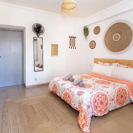 Big Room Holiday Alicante